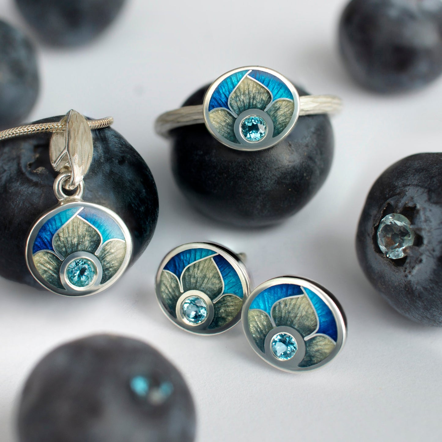 Engagement Enamel Ring With Topaz