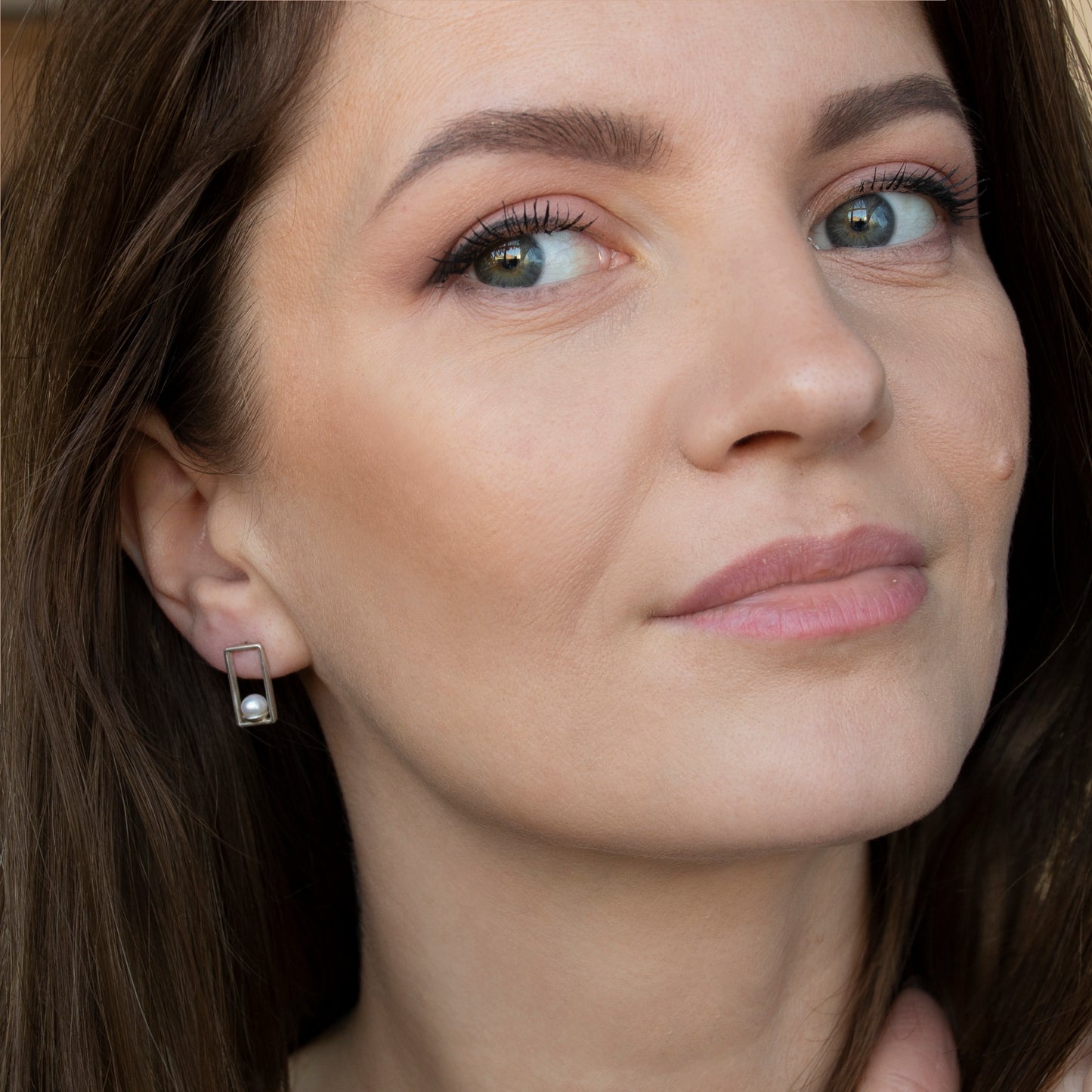 Rectangle Frame Earrings With White Pearls