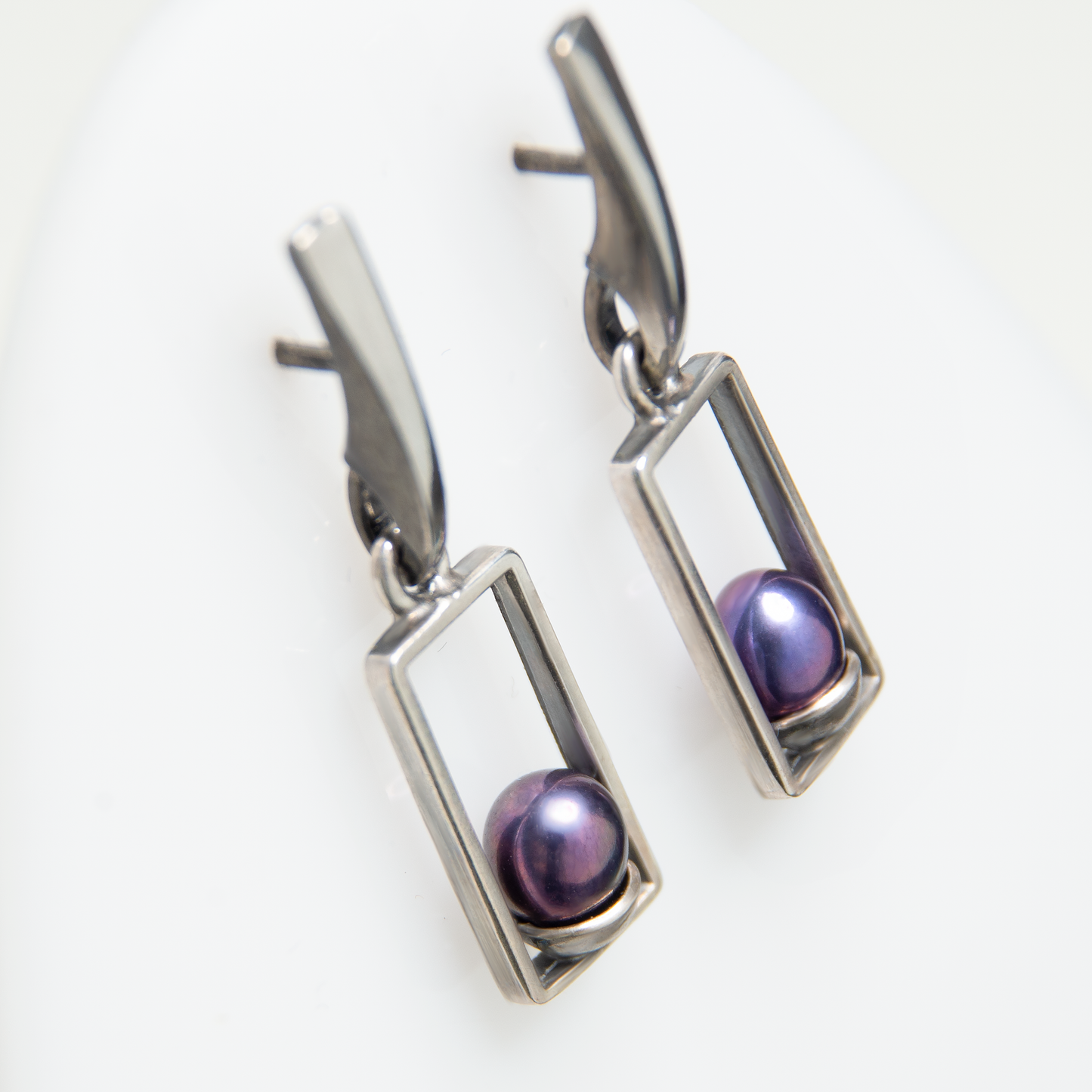 Dangle Rectangle Frame Earrings With Peacock Pearls