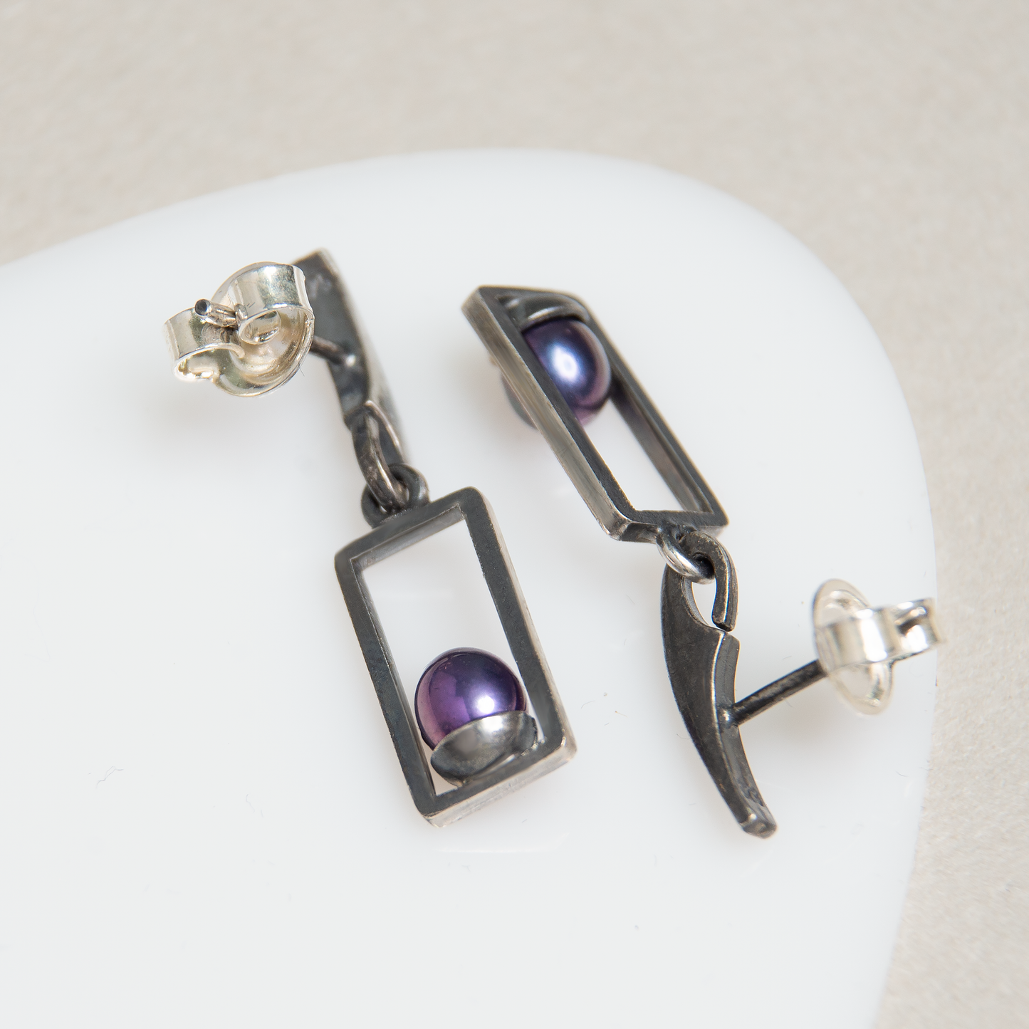 Dangle Rectangle Frame Earrings With Peacock Pearls