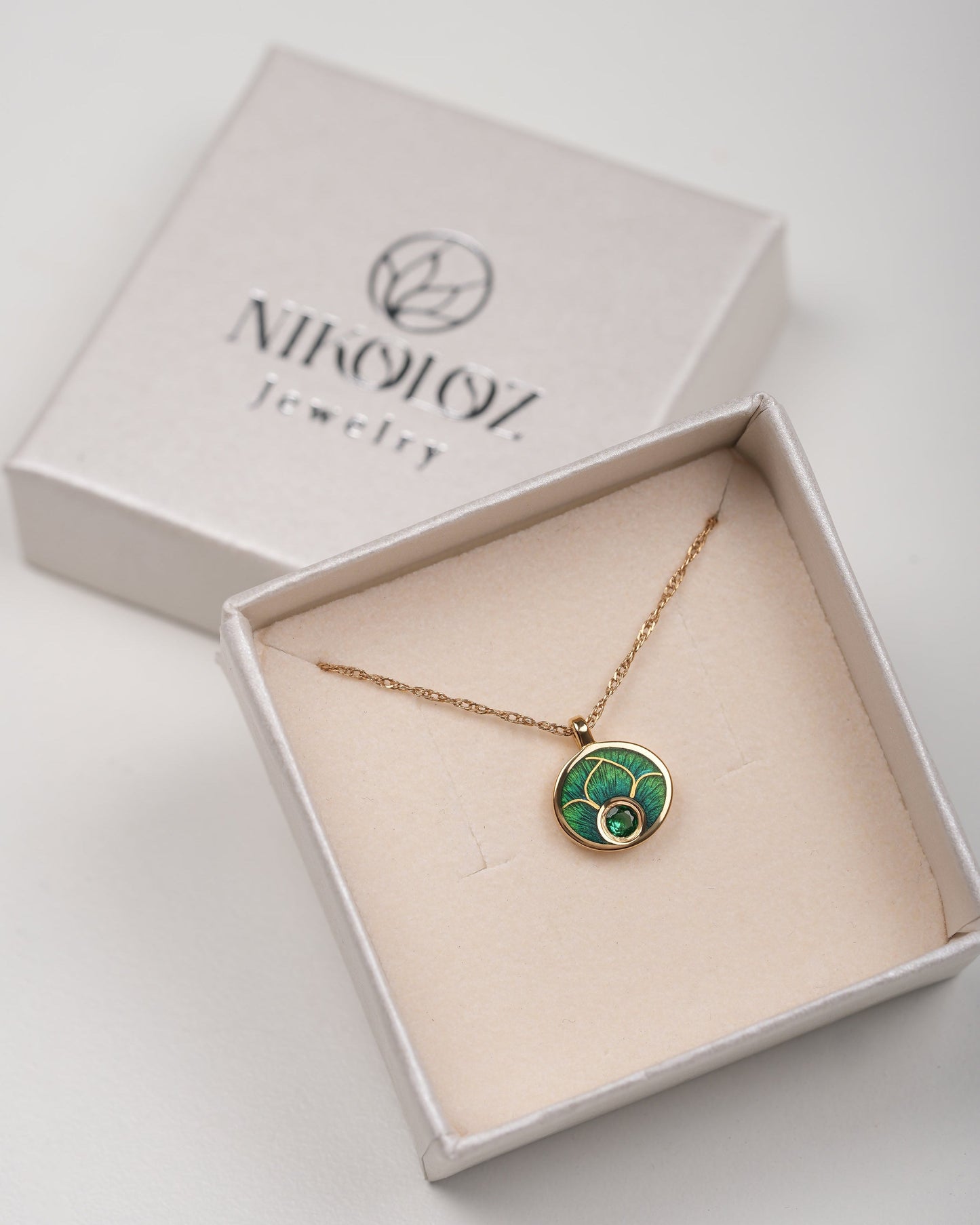 Emerald 18K Gold Pendant With Cloisonne Enamel
