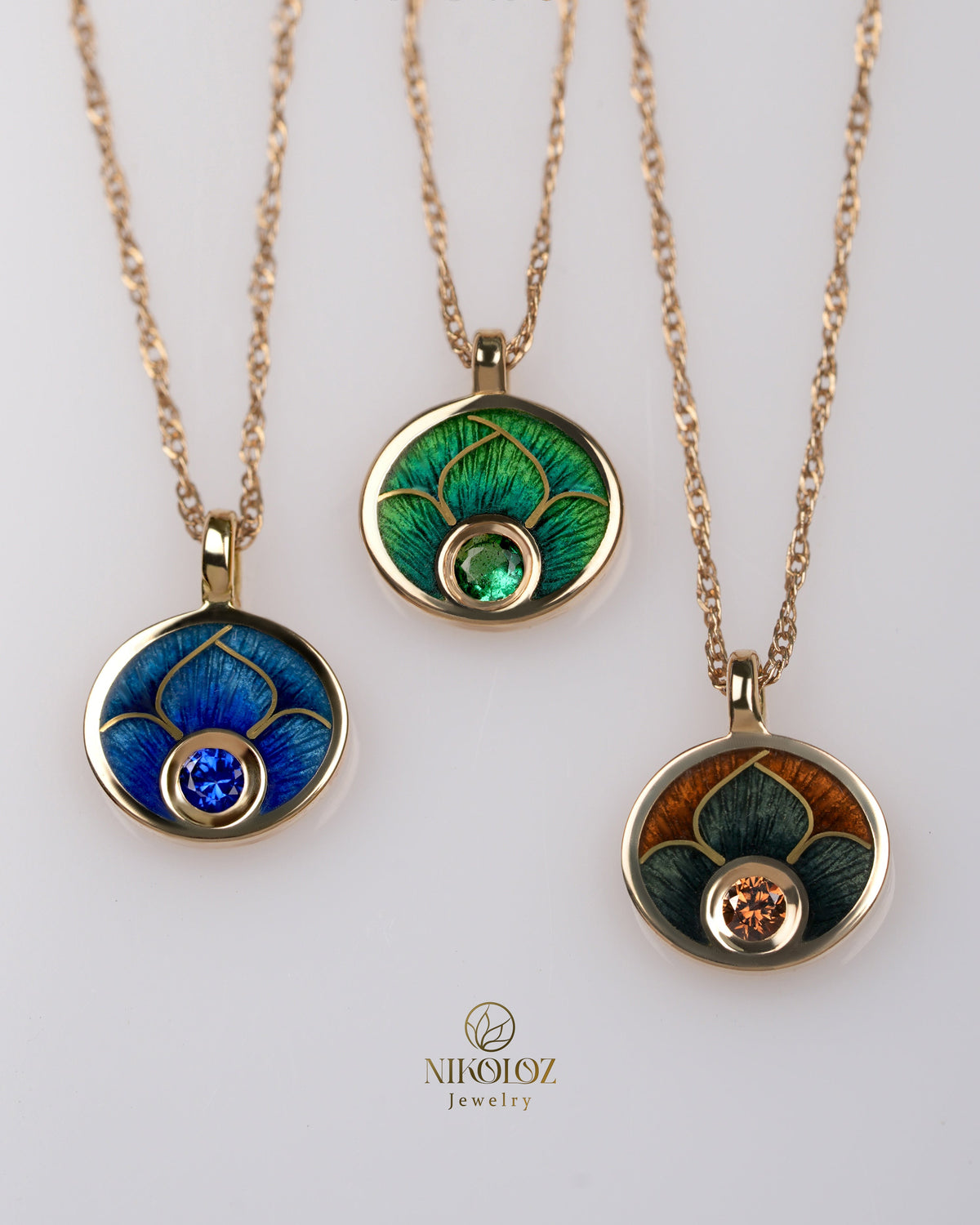 Emerald 18K Gold Pendant With Cloisonne Enamel