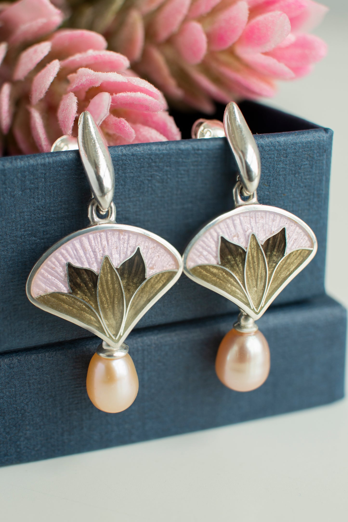 Cloisonné Enamel Jewellery Set With Rose Pearls