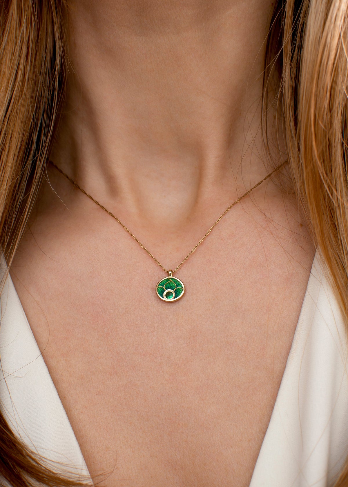 Emerald 18K Gold Pendant With Cloisonne Enamel