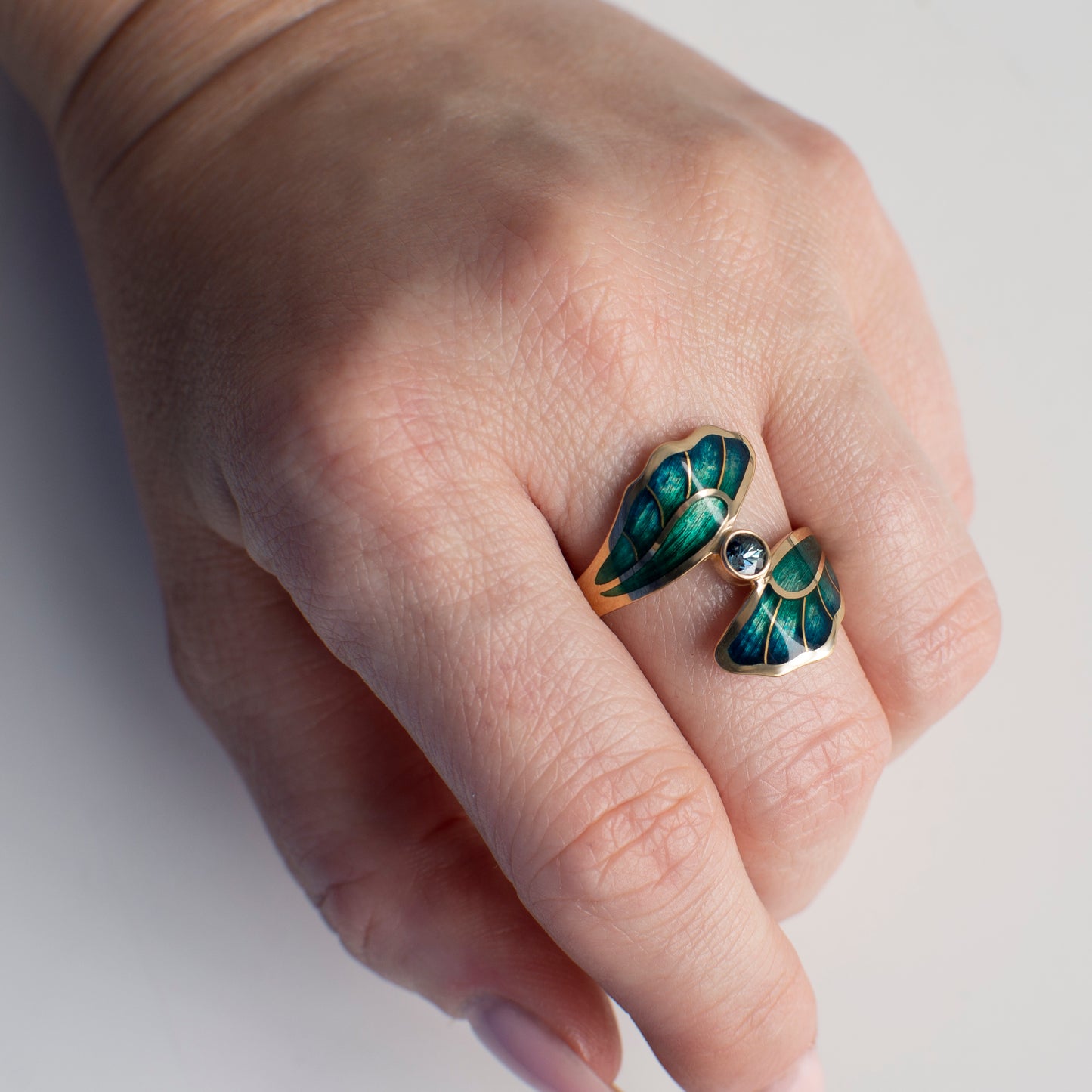18K Gold Enamel Ring With Greenish-Blue Sapphire Gemstone