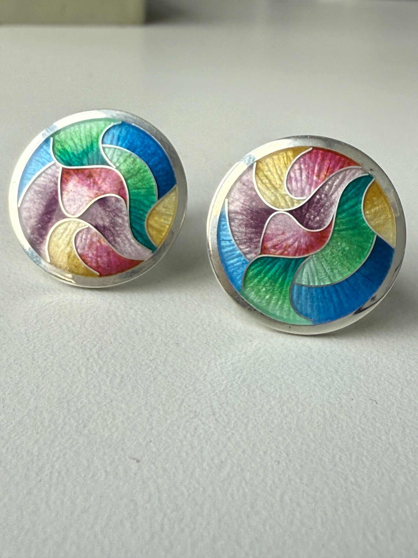 Custom made sufflinks "Abstract"