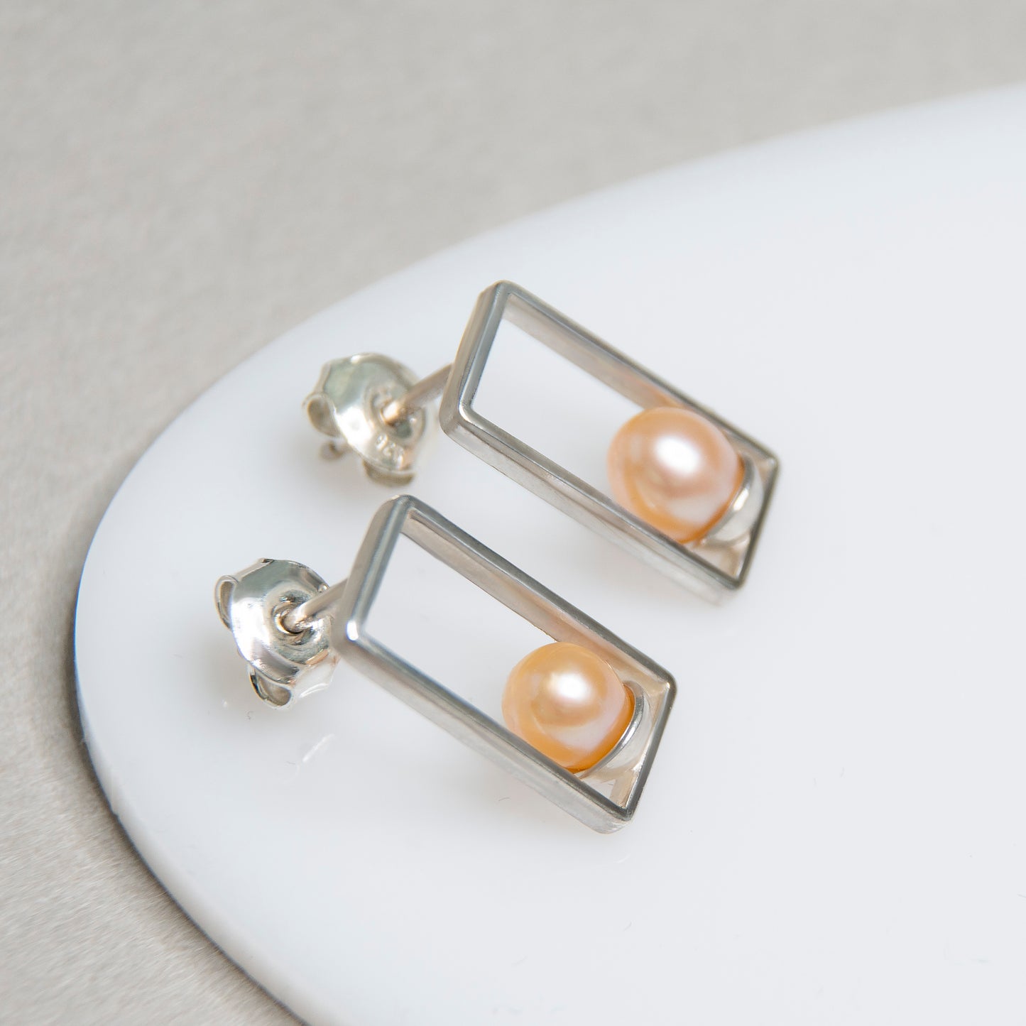 Rectangle Frame Earrings With Rose Gold Pearls